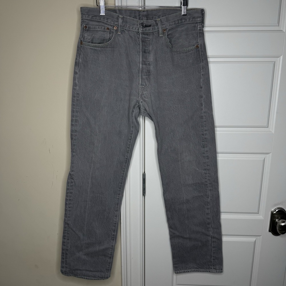 Levi's 501 Jeans Men's 33/31 Gray Button Fly Straight Fit Denim Stonewash